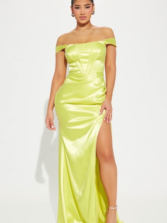 Dresses & Skirts - Dress